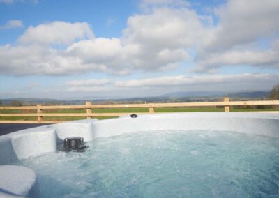 Camlad Valley Luxury Pods - Corndon hot tub